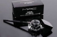 Delineador Gel  MAC  SOLICITA EN 180